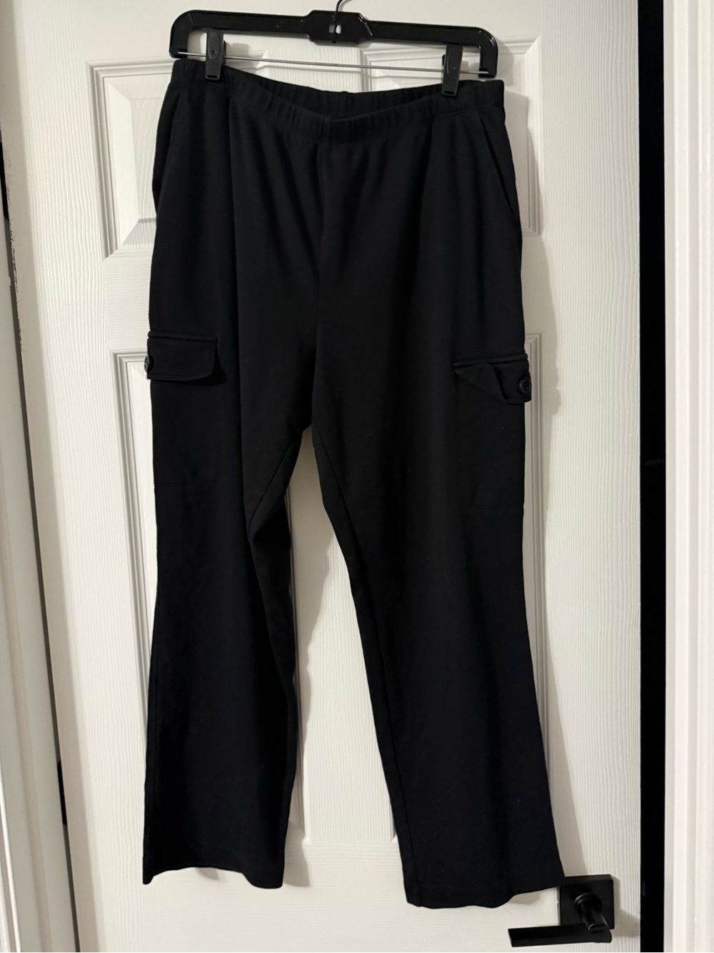 Women Lands' End Black Cargo  Pull-On Pants